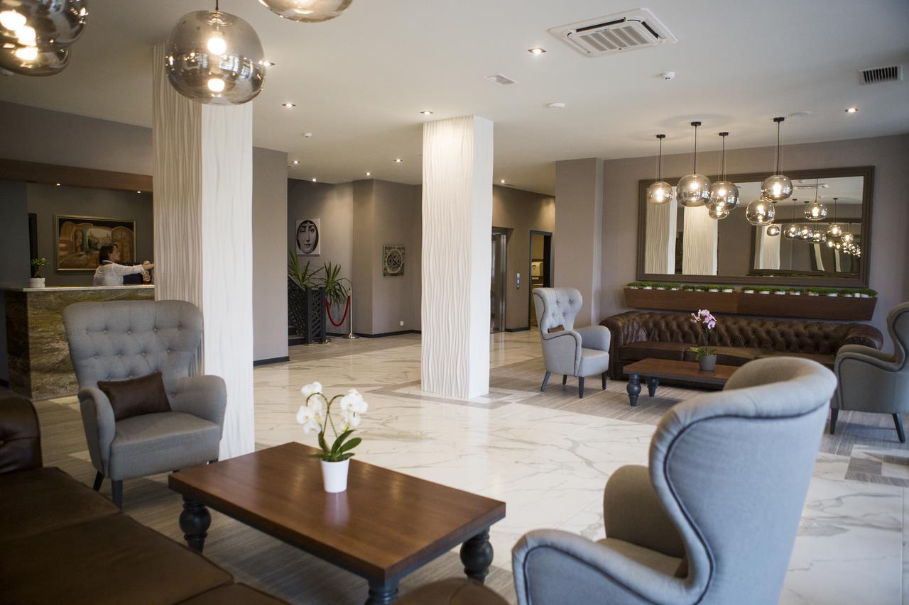 A Hoteli - Hotel Slatina Vrnjačka Banja エクステリア 写真