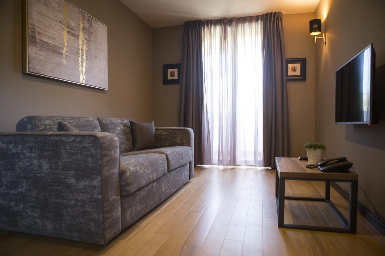 A Hoteli - Hotel Slatina Vrnjačka Banja エクステリア 写真