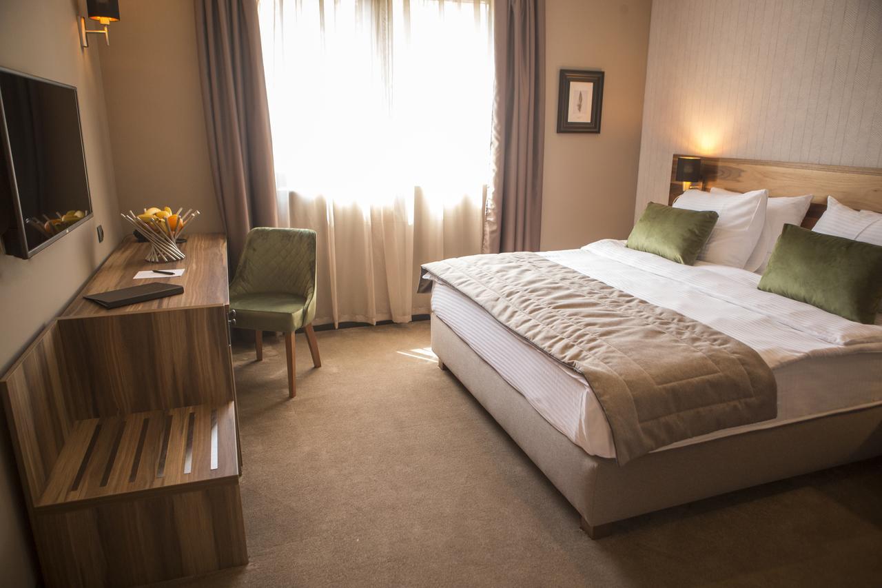 A Hoteli - Hotel Slatina Vrnjačka Banja エクステリア 写真