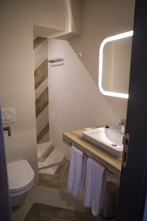 A Hoteli - Hotel Slatina Vrnjačka Banja エクステリア 写真