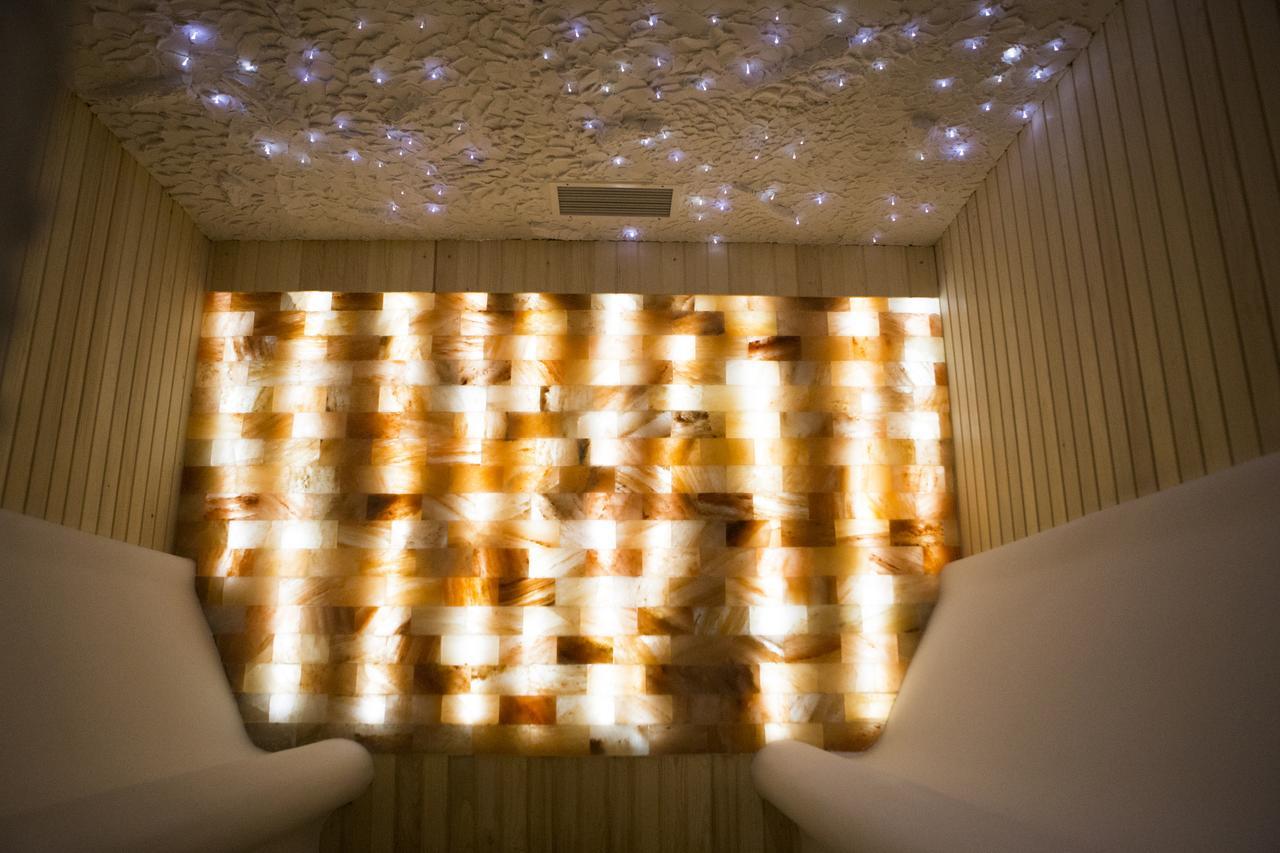 A Hoteli - Hotel Slatina Vrnjačka Banja エクステリア 写真